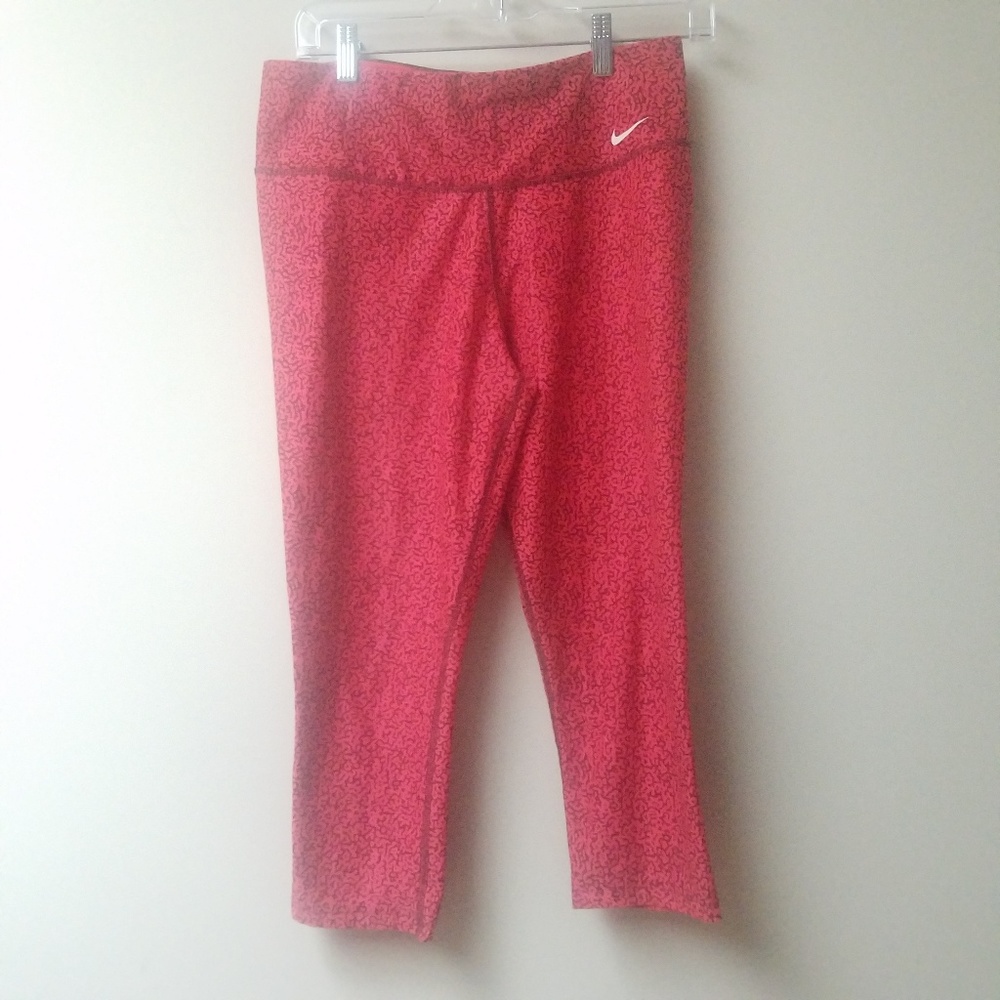 Nike Dri-Fit Pink Burgundy Print Capri Medium